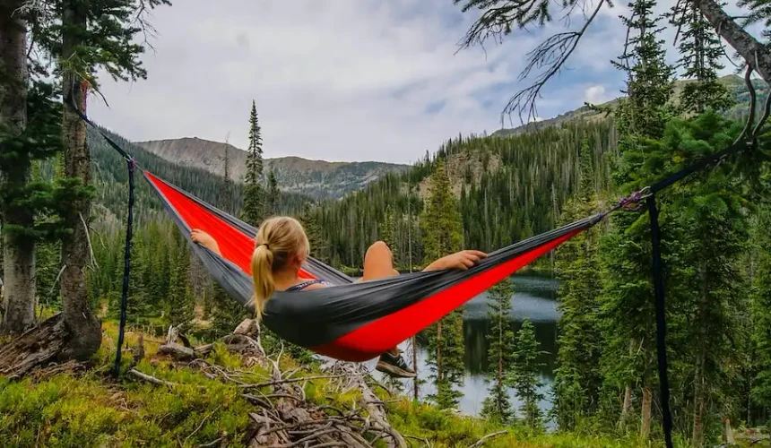 Unlocking Airbnb's Age Secrets: Booking with Confidence